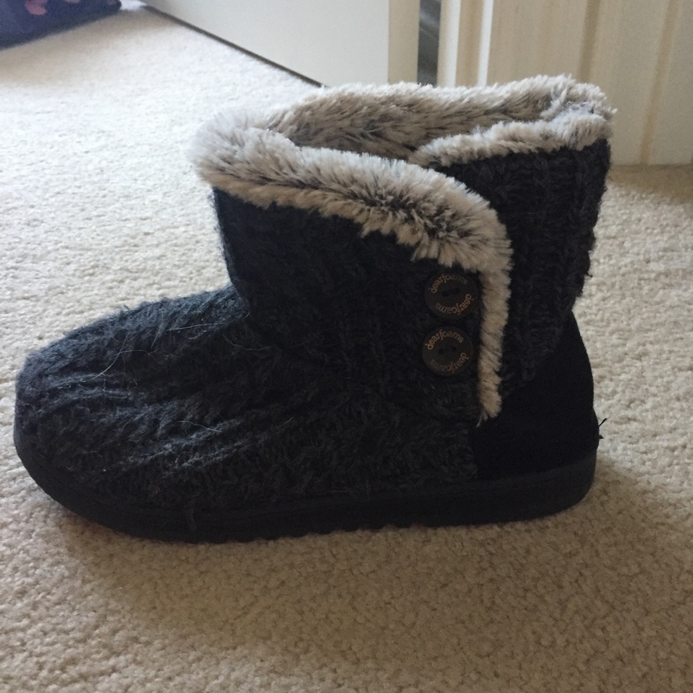 BRAND NEW FUZZY BOOTS
